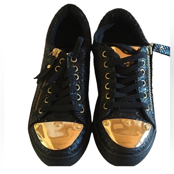 🆕 Adidas Superstar Gold Toe Sneaker 👟 - Picture 4 of 9